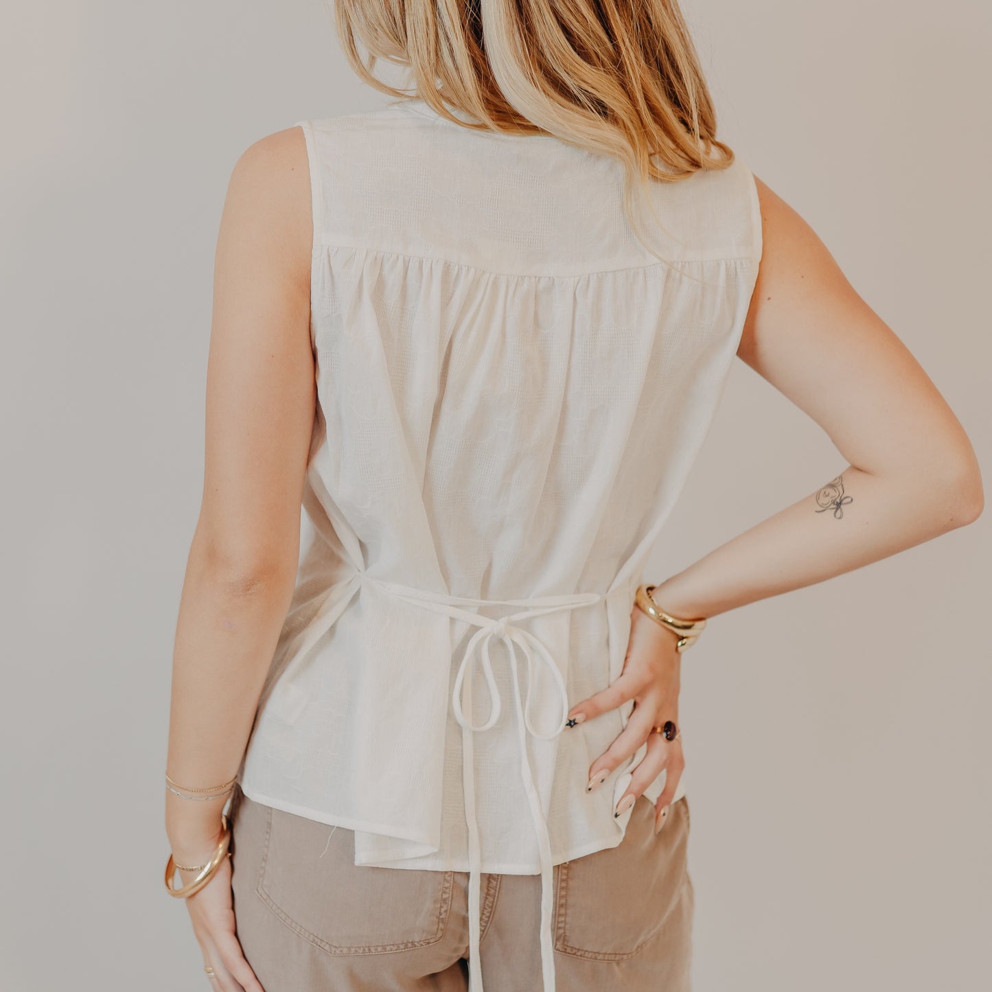 Doe & Rae | Floral Flowy Top | Off White