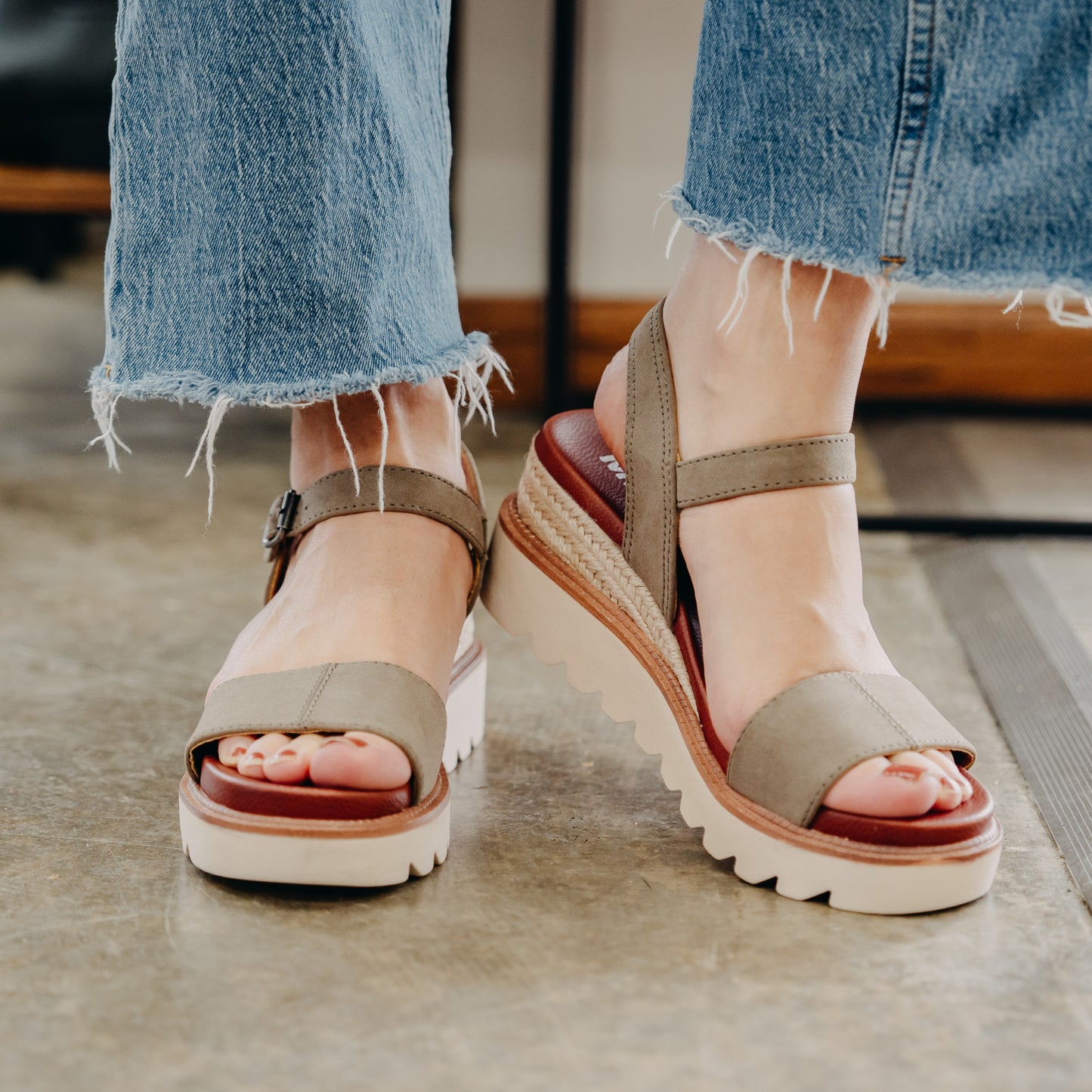 MIA | Ophidia | Taupe