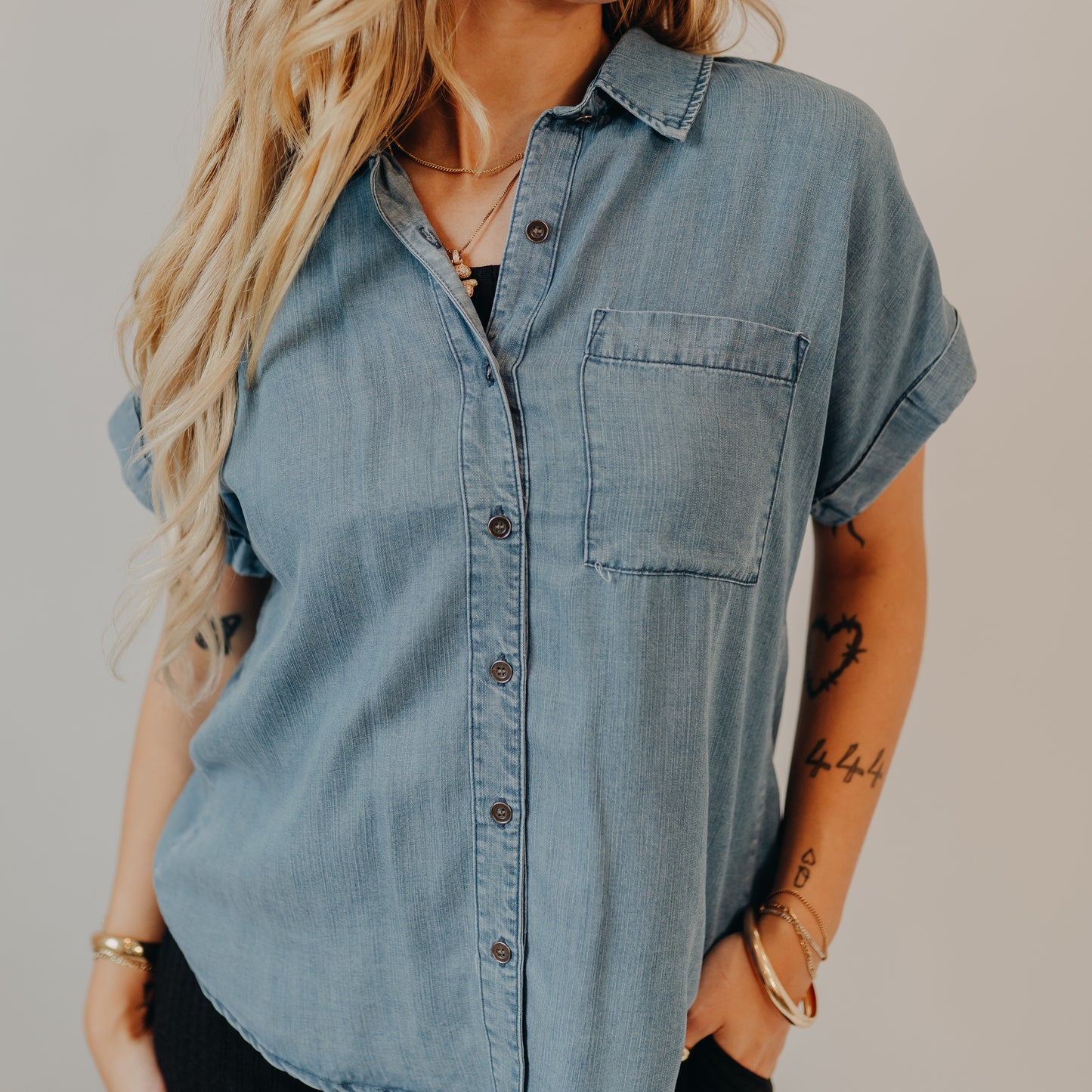 Be Cool | Chambray Button Down | Medium Wash