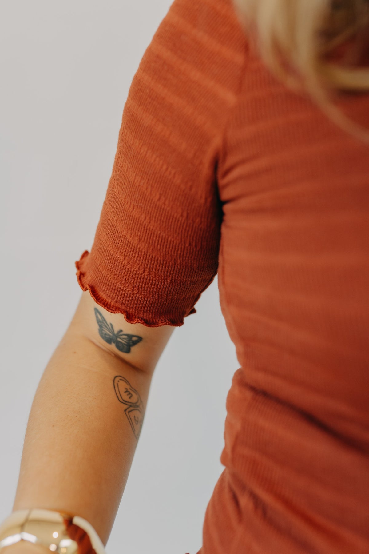 Wishlist | Ribbed Lettuce Edge Top | Rust