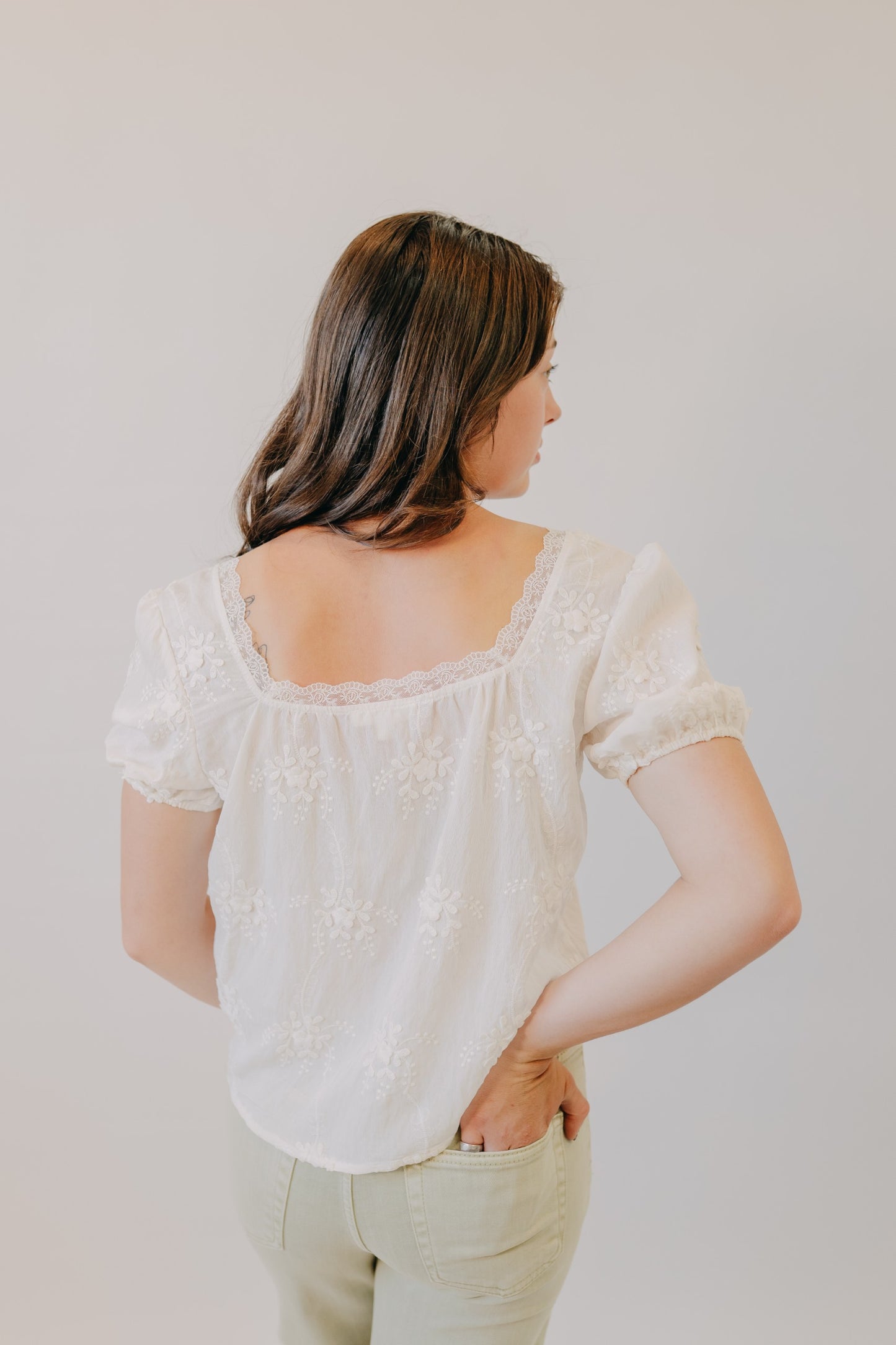 Blu Pepper | Floral Embroidery Lace Trim Puff Sleeve Top | Ivory