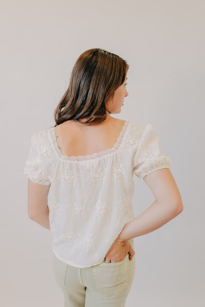 Blu Pepper | Floral Embroidery Lace Trim Puff Sleeve Top | Ivory