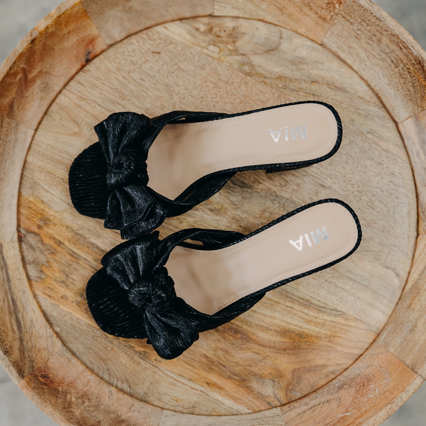 MIA | Mechelle | Black