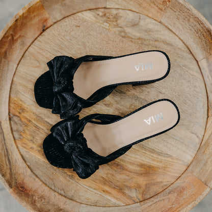 MIA | Mechelle | Black