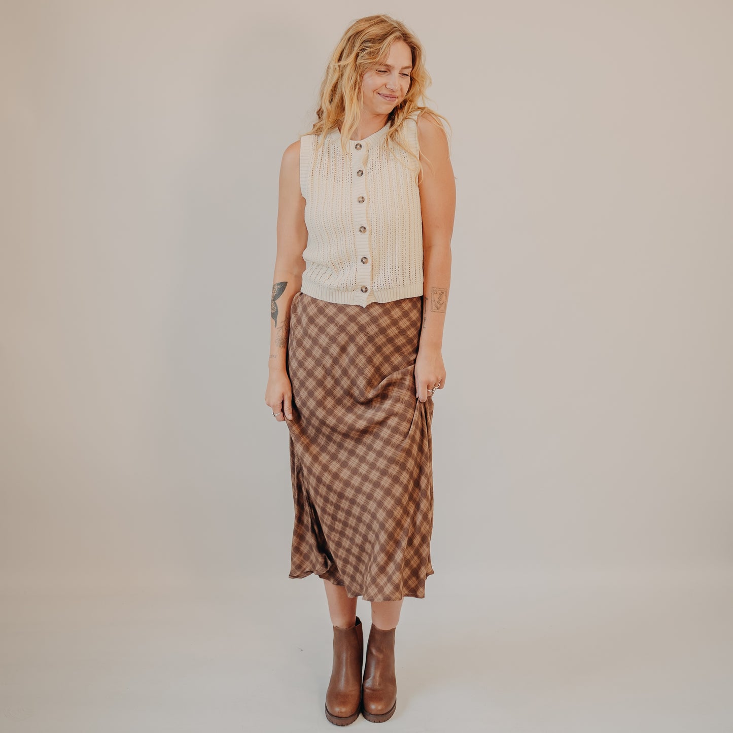 Blu Pepper | Crew Neck Knit Cardigan | Oatmeal