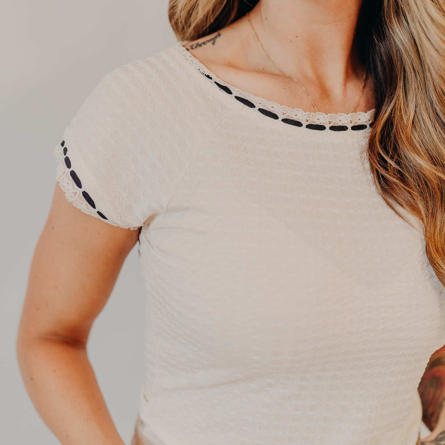 Doe & Rae | Textured Lace Detailed Top | Cream