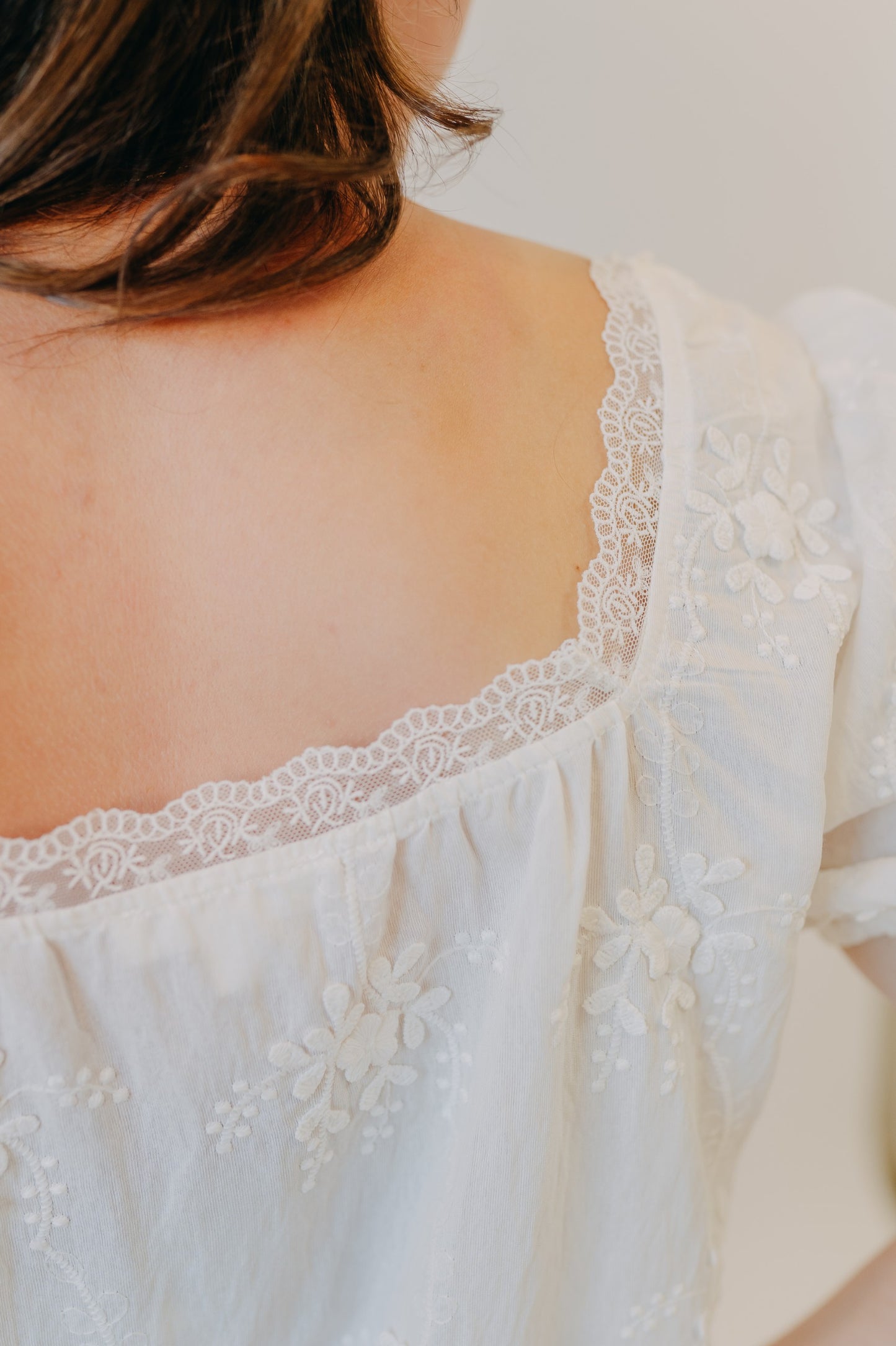 Blu Pepper | Floral Embroidery Lace Trim Puff Sleeve Top | Ivory