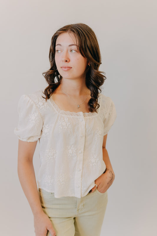 Blu Pepper | Floral Embroidery Lace Trim Puff Sleeve Top | Ivory