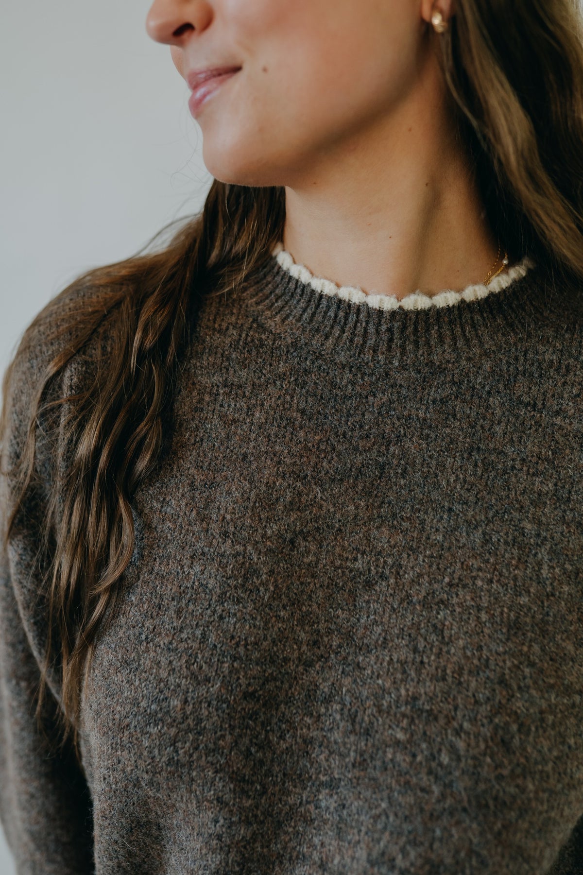 Blu Pepper | Contrast Edge Pullover | Mocha
