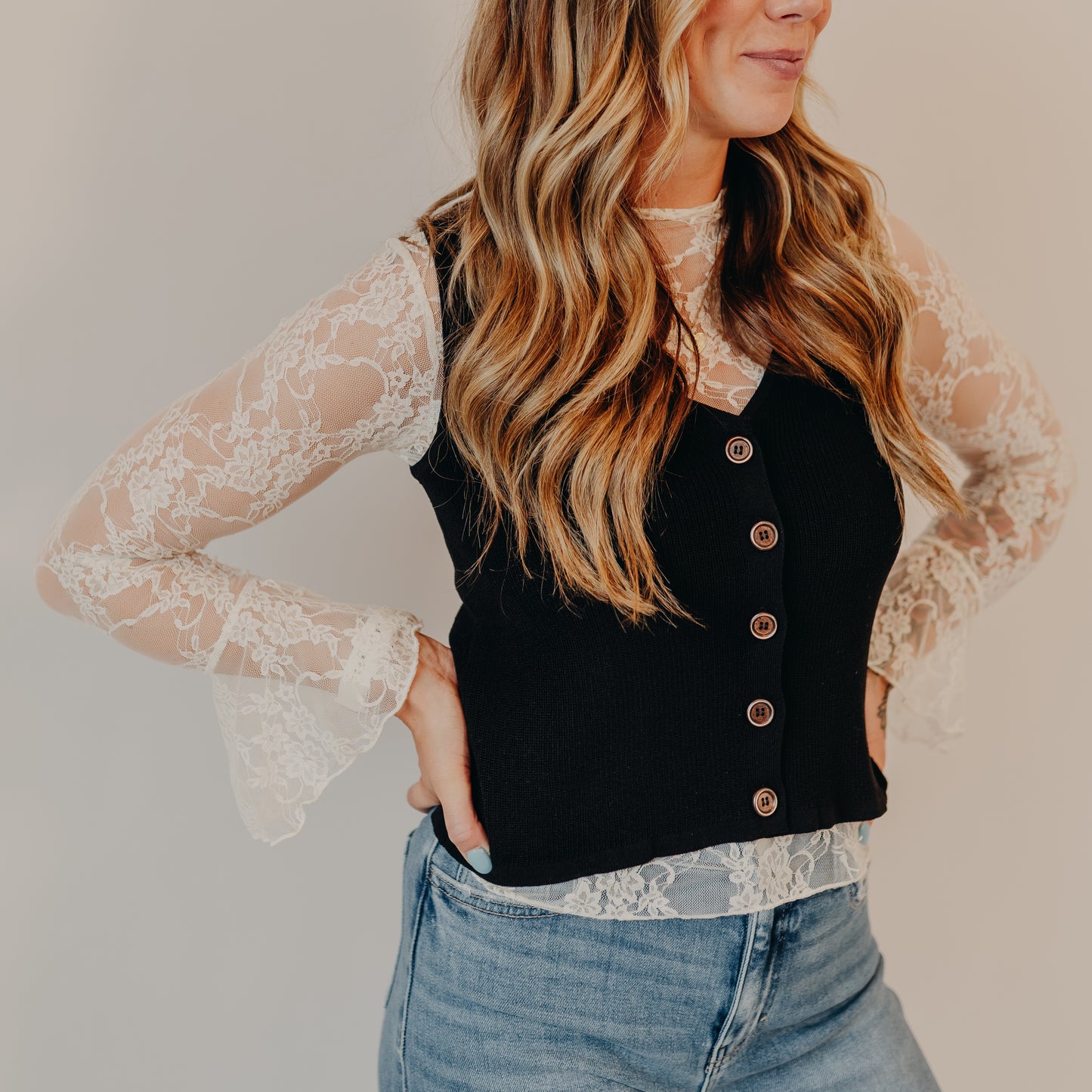 Blu Pepper | Sleeveless Cropped Vest | Black