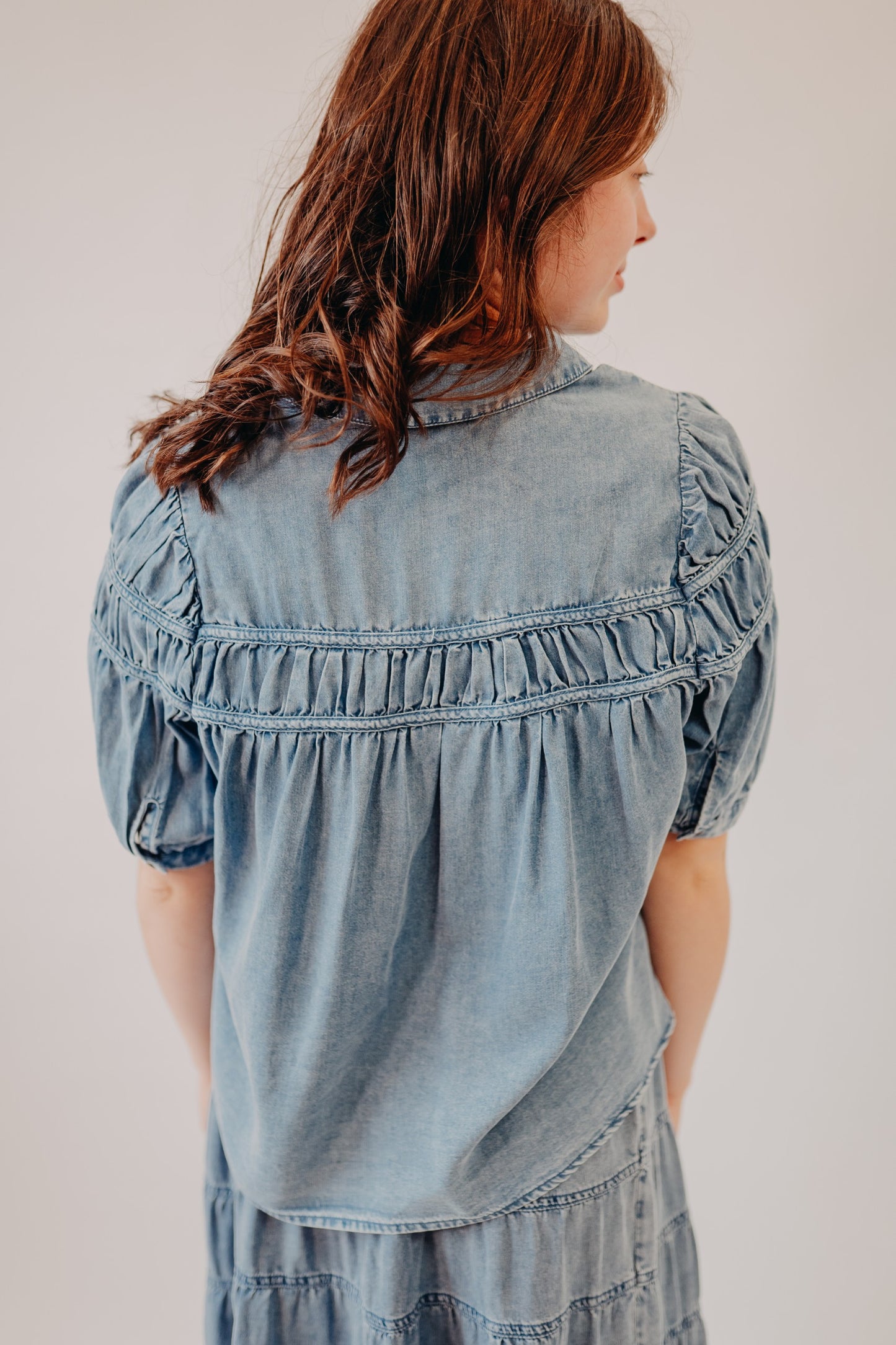 Doe & Rae | Tencel Chambray Button Down Top | Med Denim