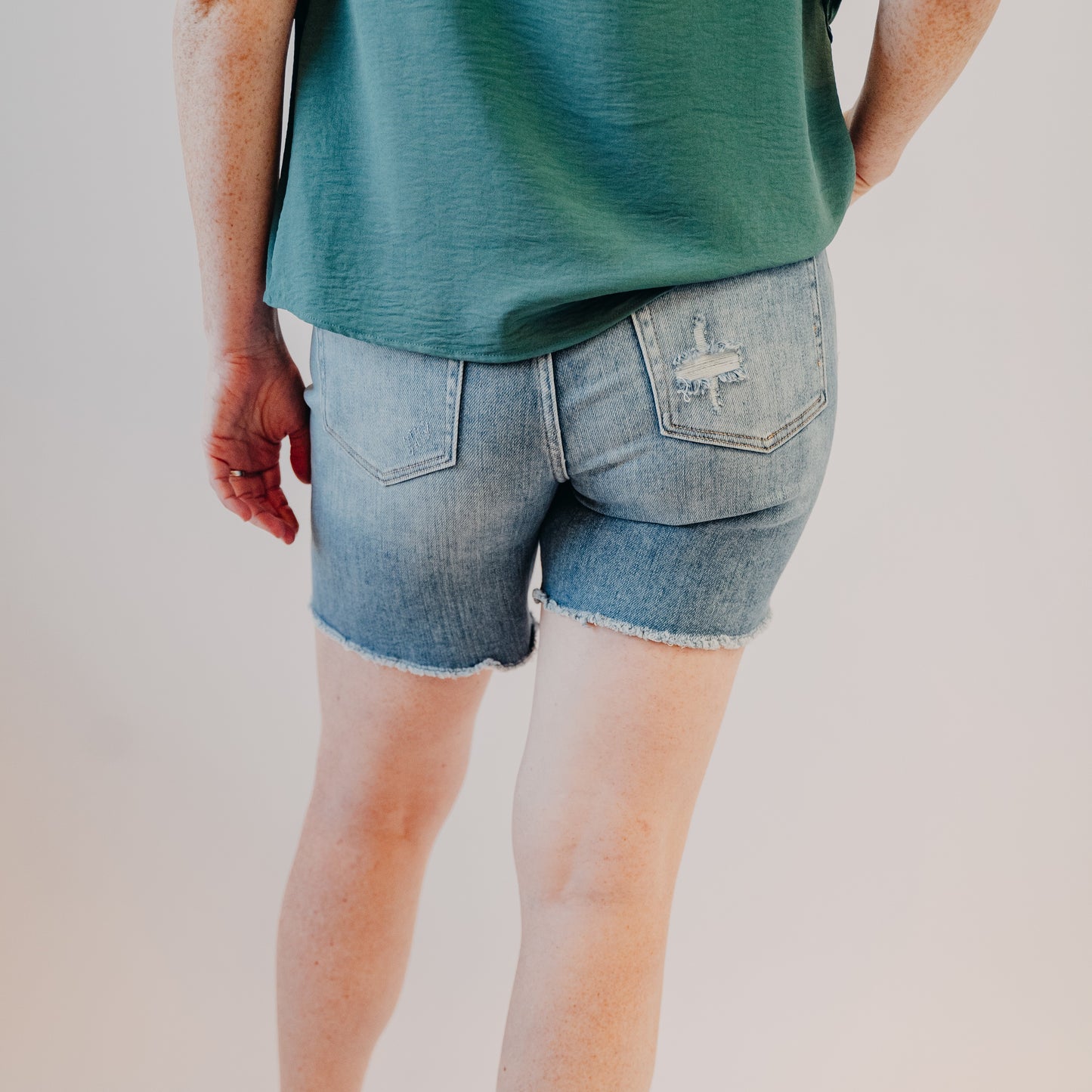 Vervet | Stretch High Rise Midi Shorts | Luminous