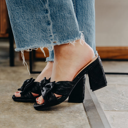 MIA | Mechelle | Black