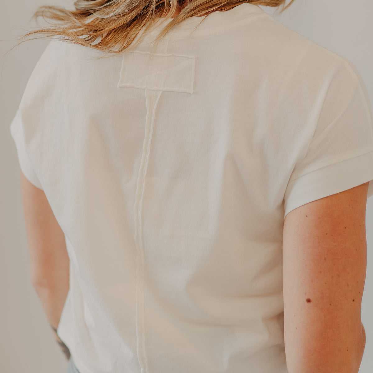 Blu Pepper | Washed Extended Shoulder Top | White