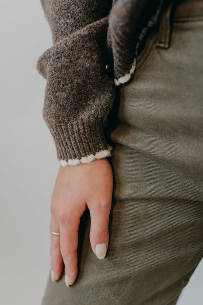 Blu Pepper | Contrast Edge Pullover | Mocha