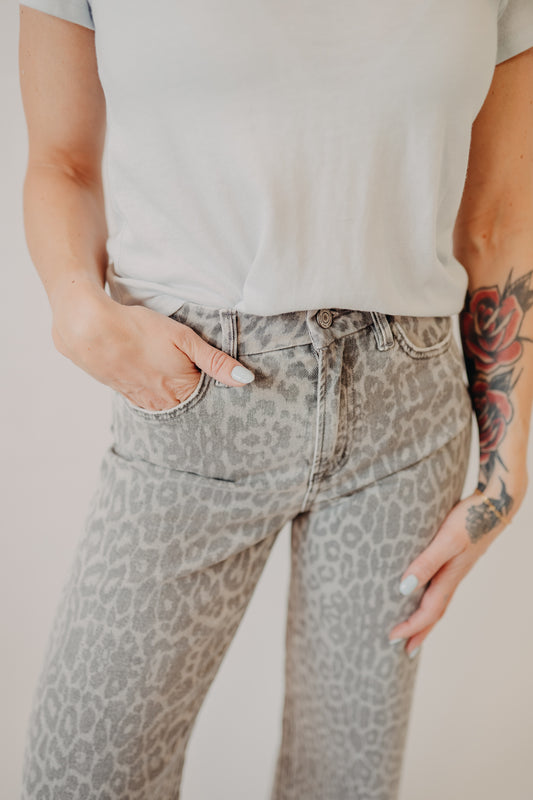 Vervet | High Rise Wide Leg | Grey Leopard