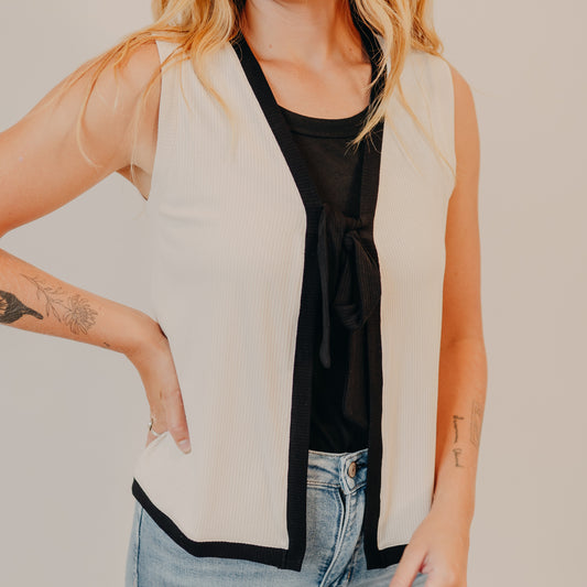 Doe & Rae | Contrast Front Tie Top | Lt Sand