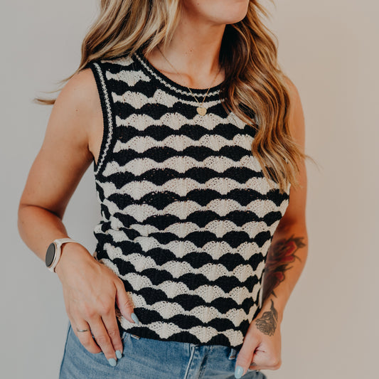 Blu Pepper | Scallop Pattern Vest | Black