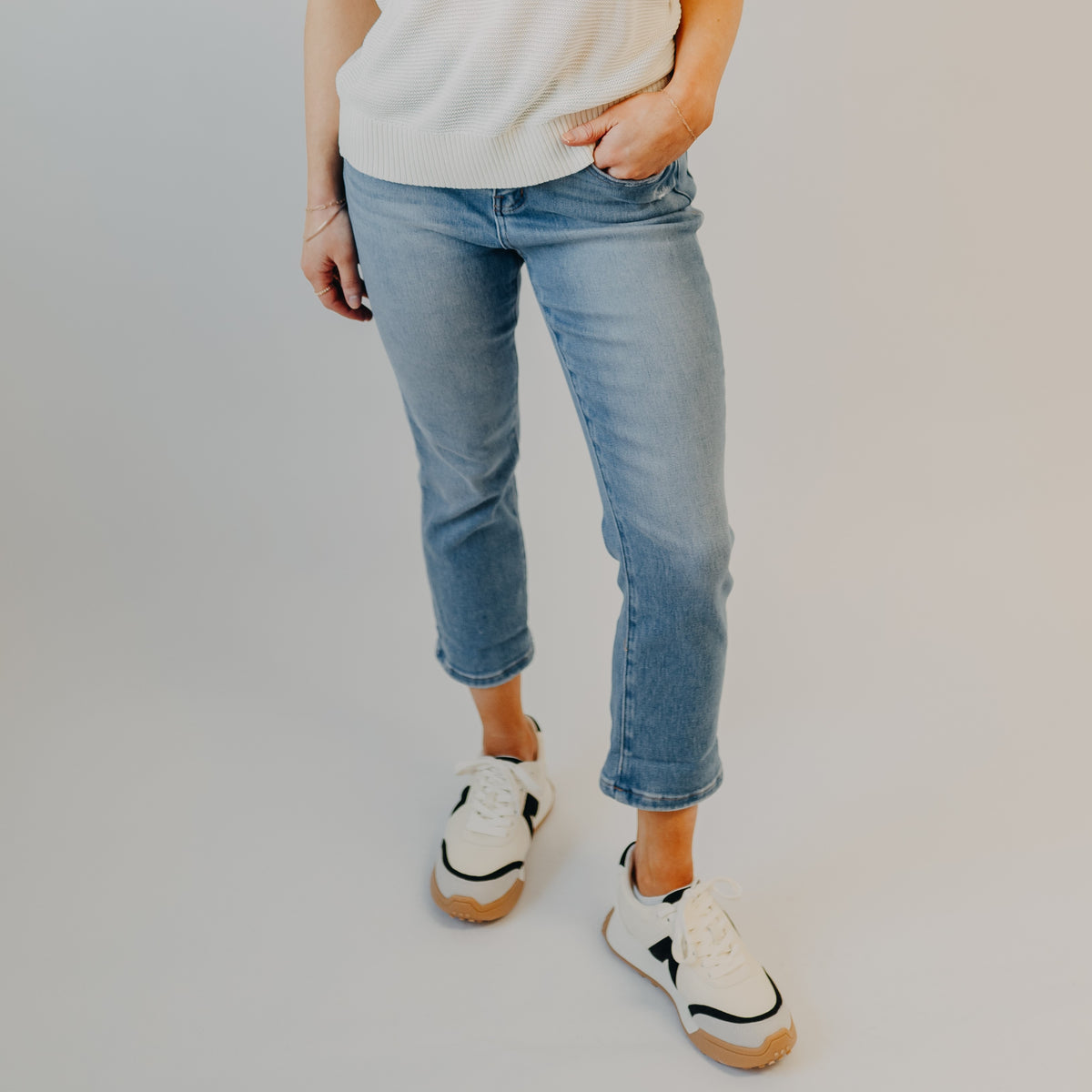 Vervet | High Rise Crop Capri | Eminent