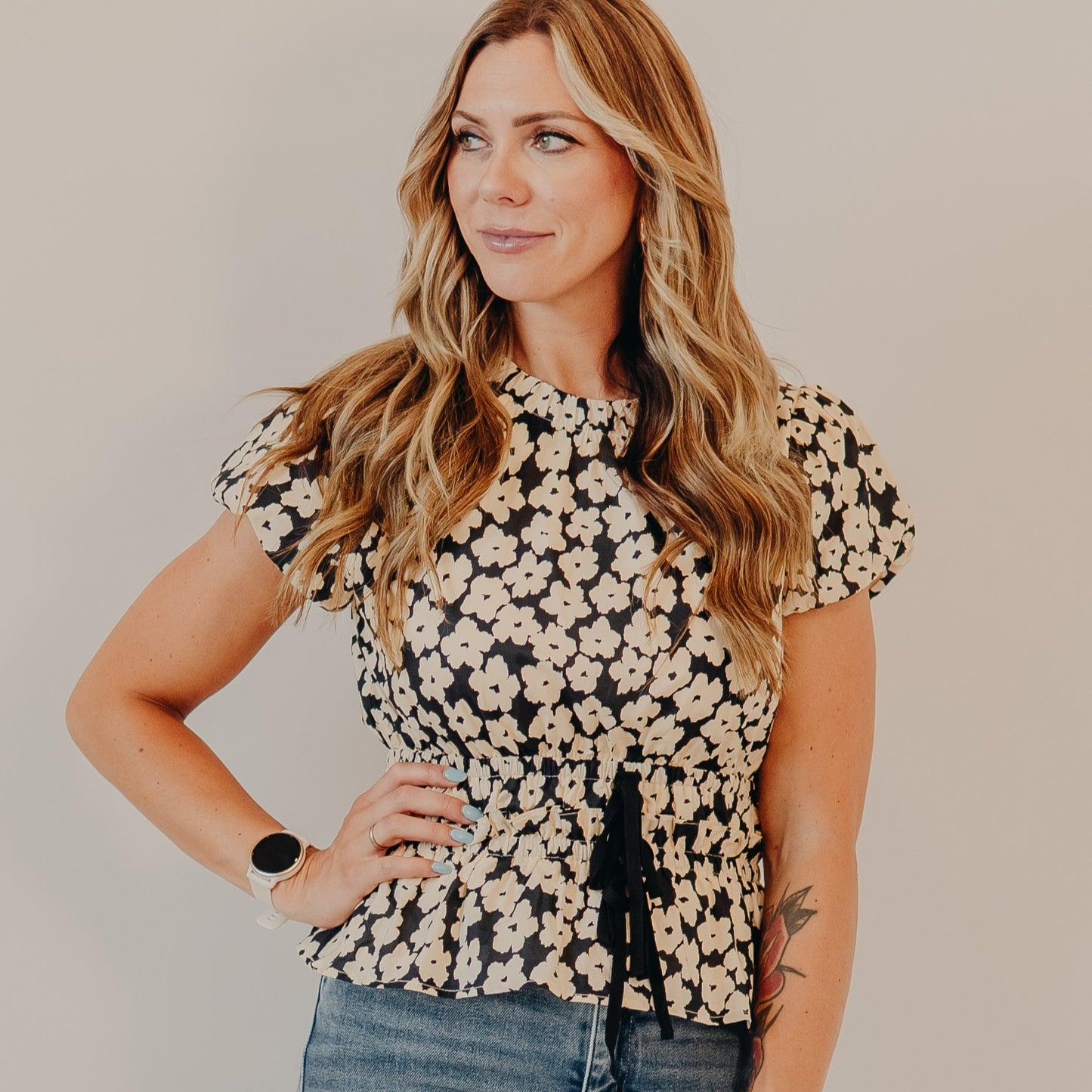 Doe & Rae | Poplin Bubble Drawstring Peplum Top | Black