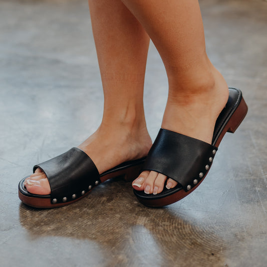 MIA | Xonia | Black