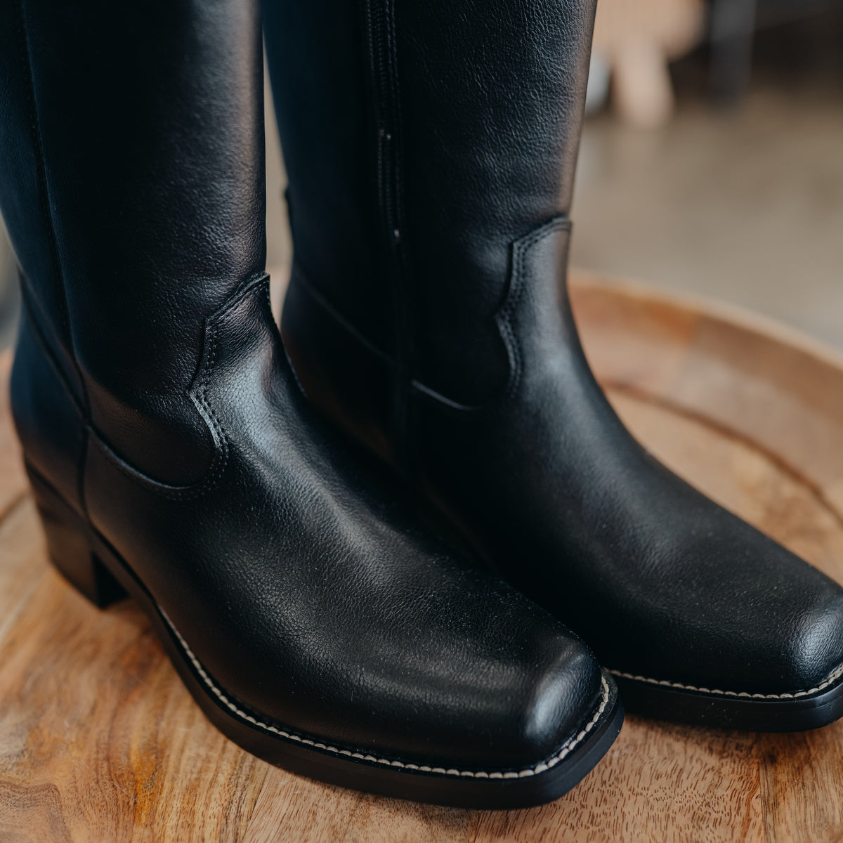 MIA | Duston | Black