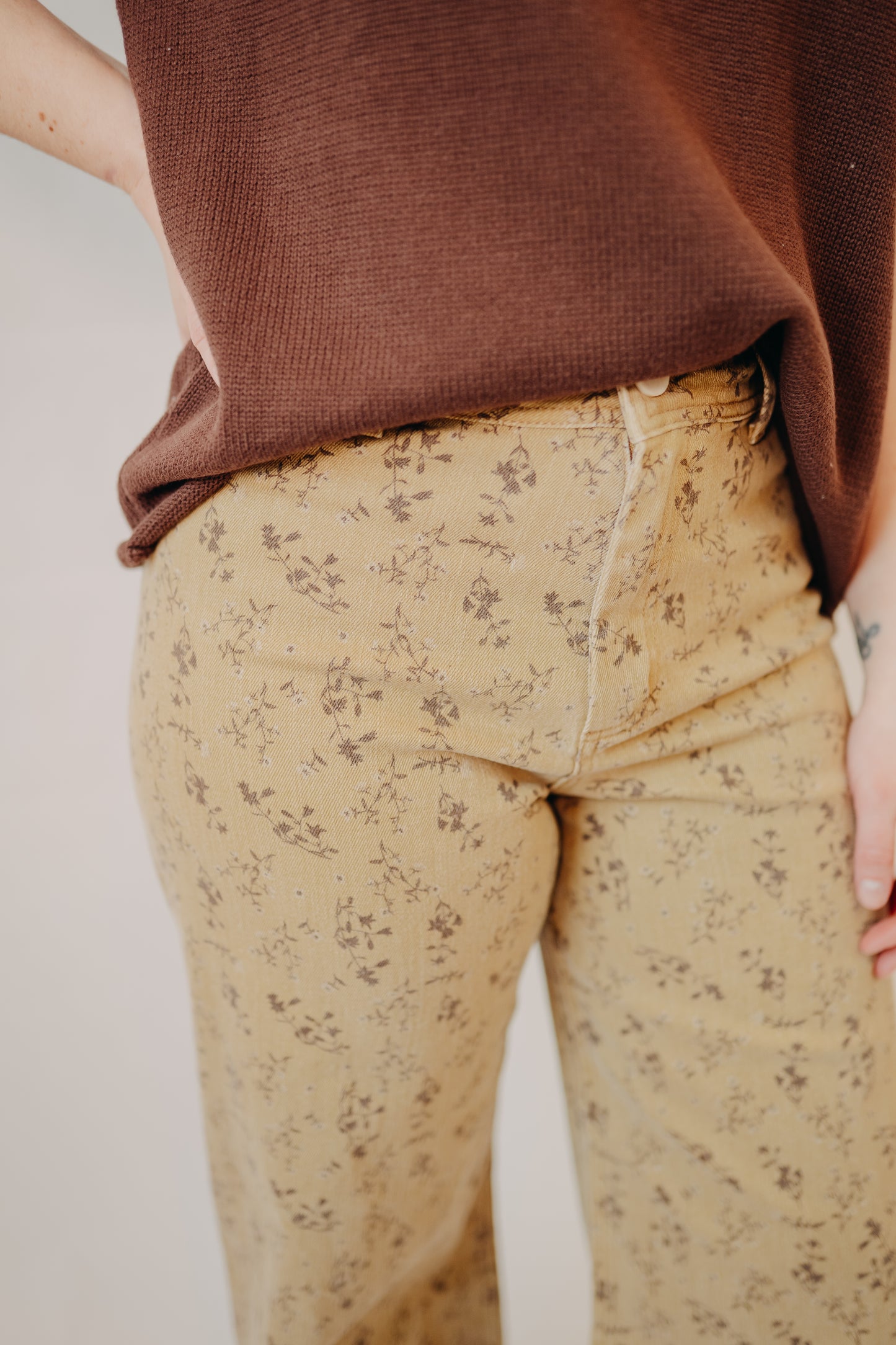 Miou Muse | Floral Print Pants | Straw Brown