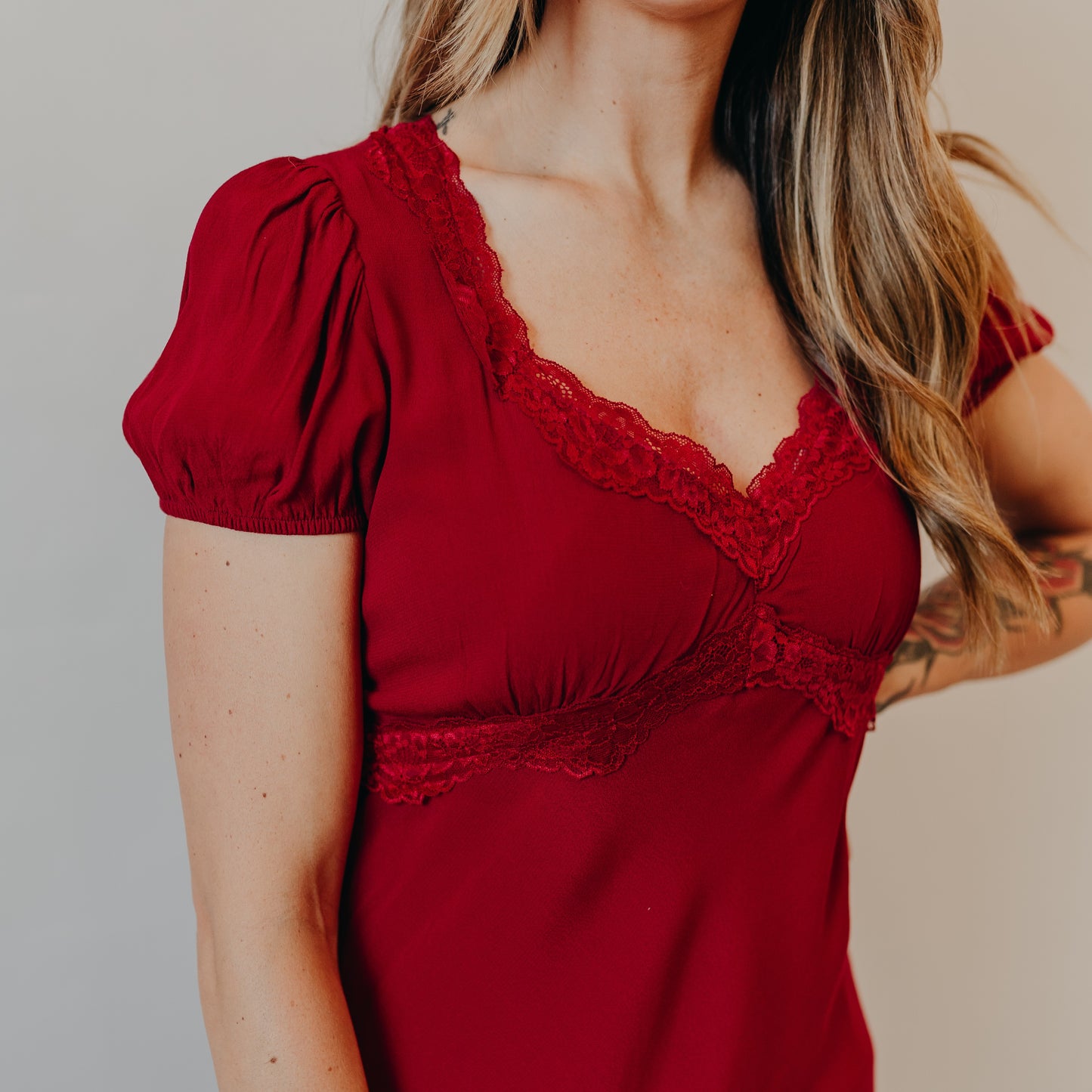 Blu Pepper | Puff Sleeve Lace Trim Midi Dress | Red