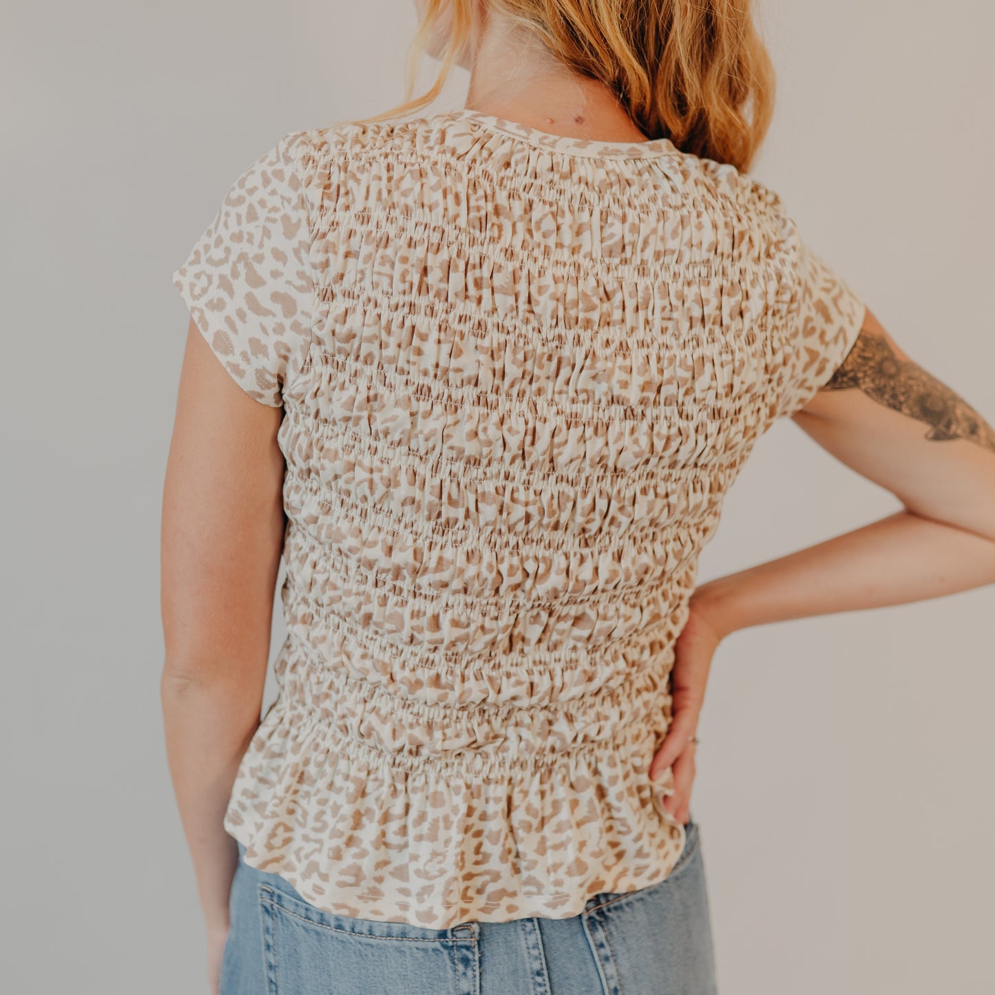 Doe & Rae | Leopard Smocked Bodice Cap Sleeve Top | Tan