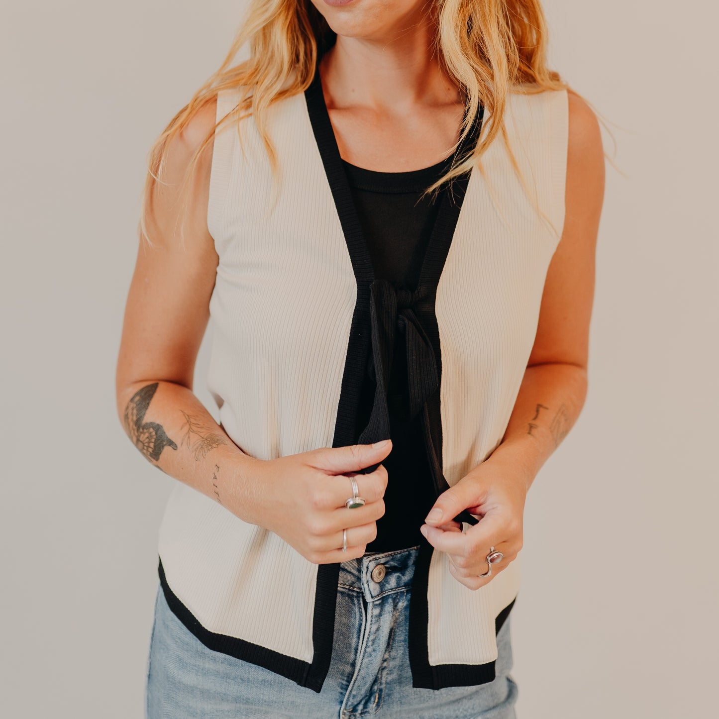 Doe & Rae | Contrast Front Tie Top | Lt Sand