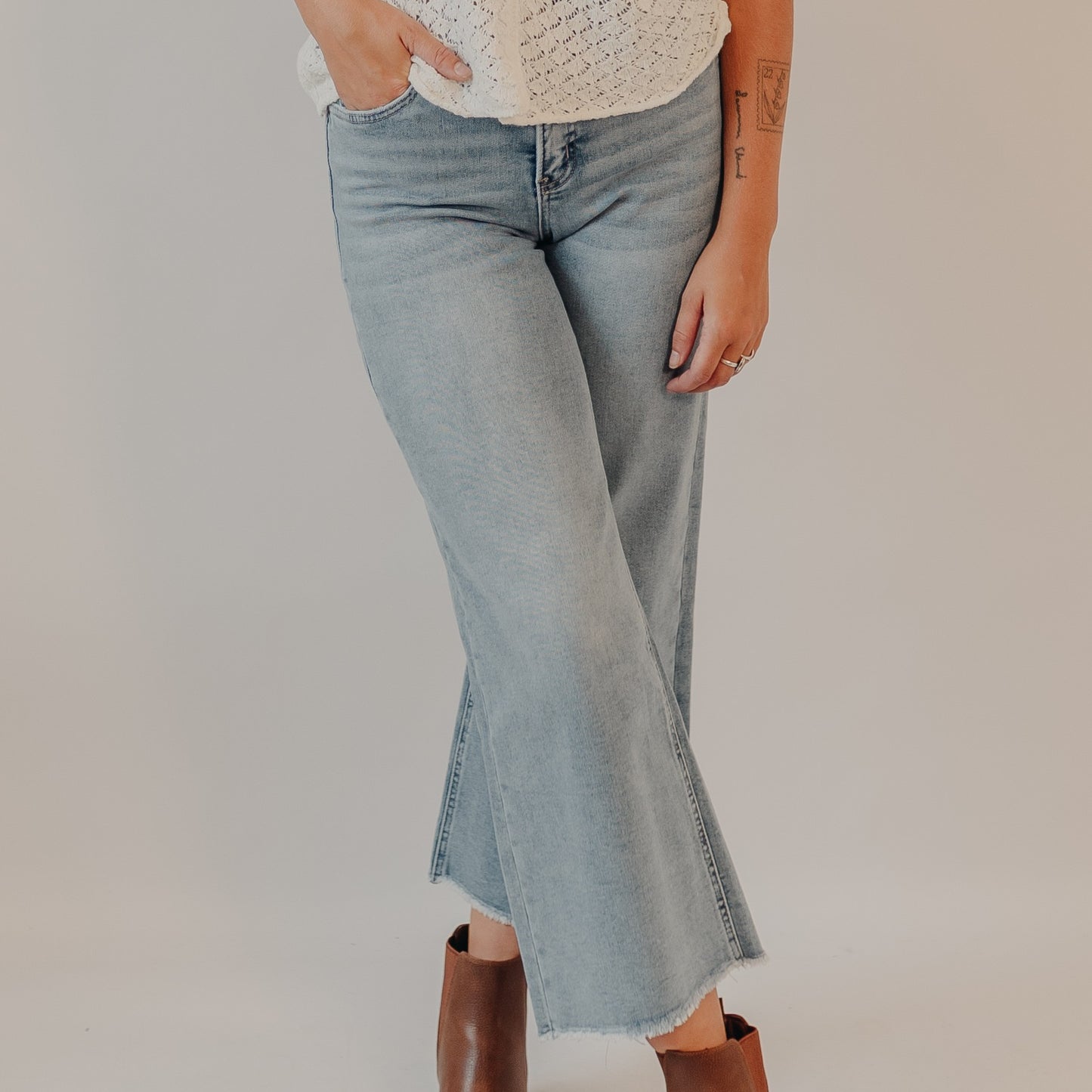 Vervet | High Rise Ankle Wide | Resilient