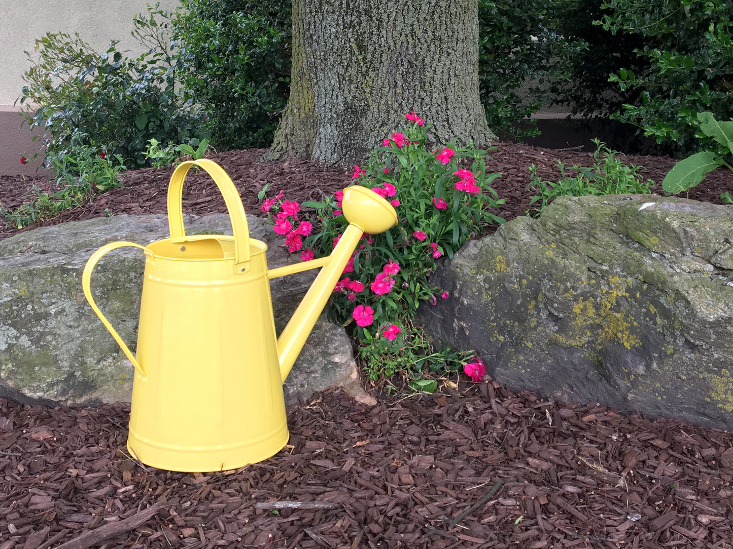 2.1 gal Yellow Metal Watering Can/Memory Foam Kneel Cushion