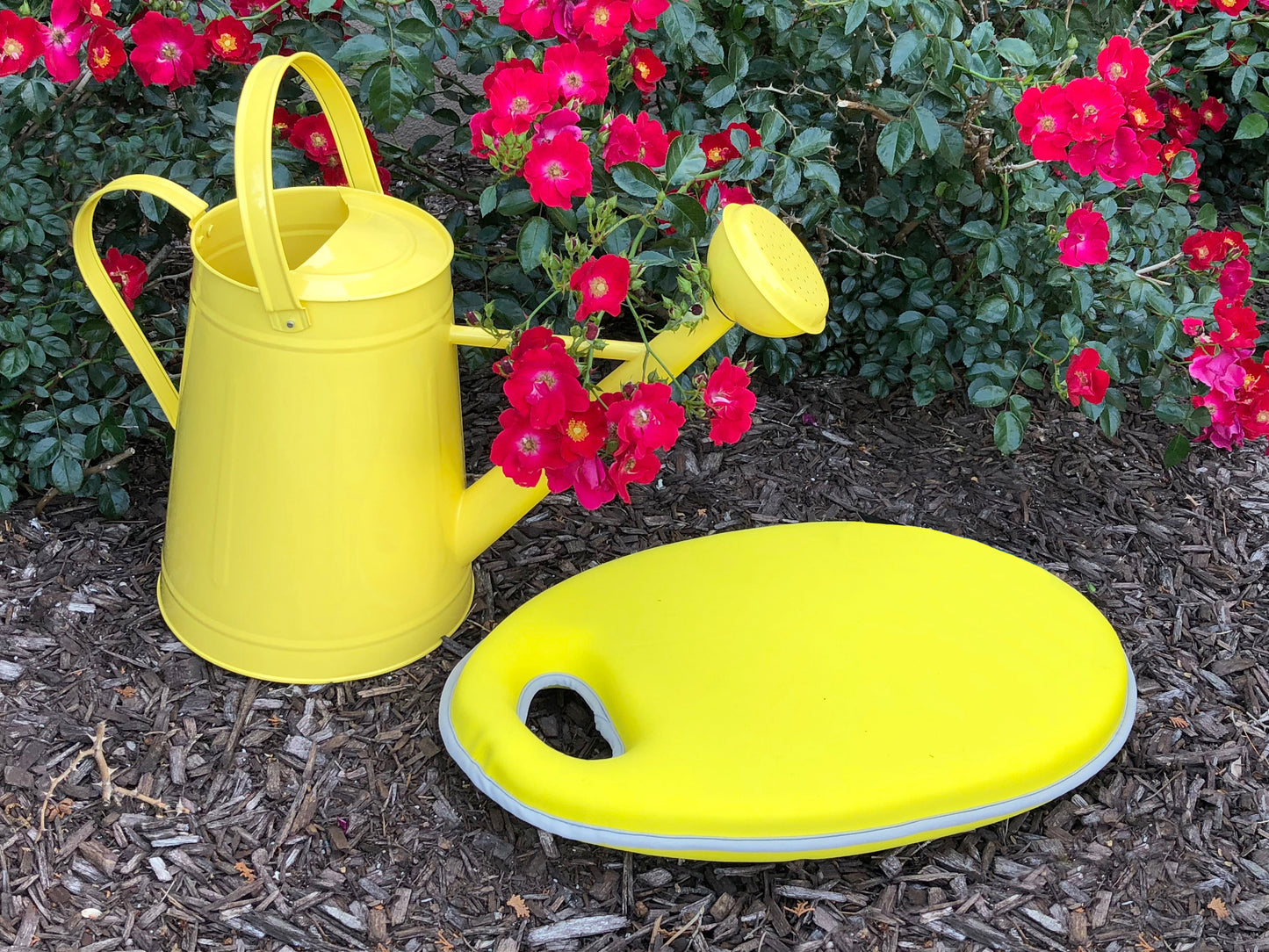 2.1 gal Yellow Metal Watering Can/Memory Foam Kneel Cushion