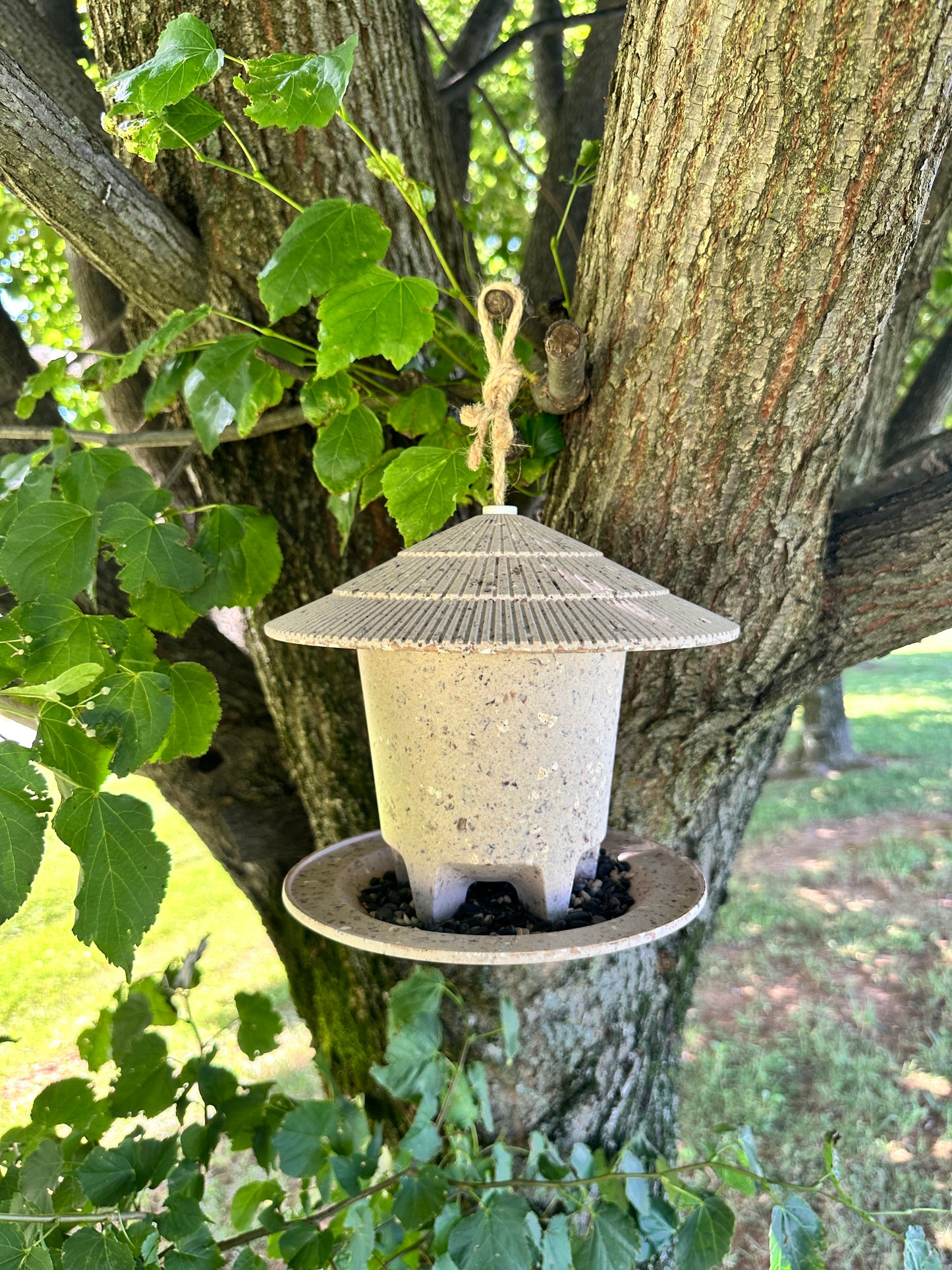 Deluxe Round Bird Feeder - Coffee Husks