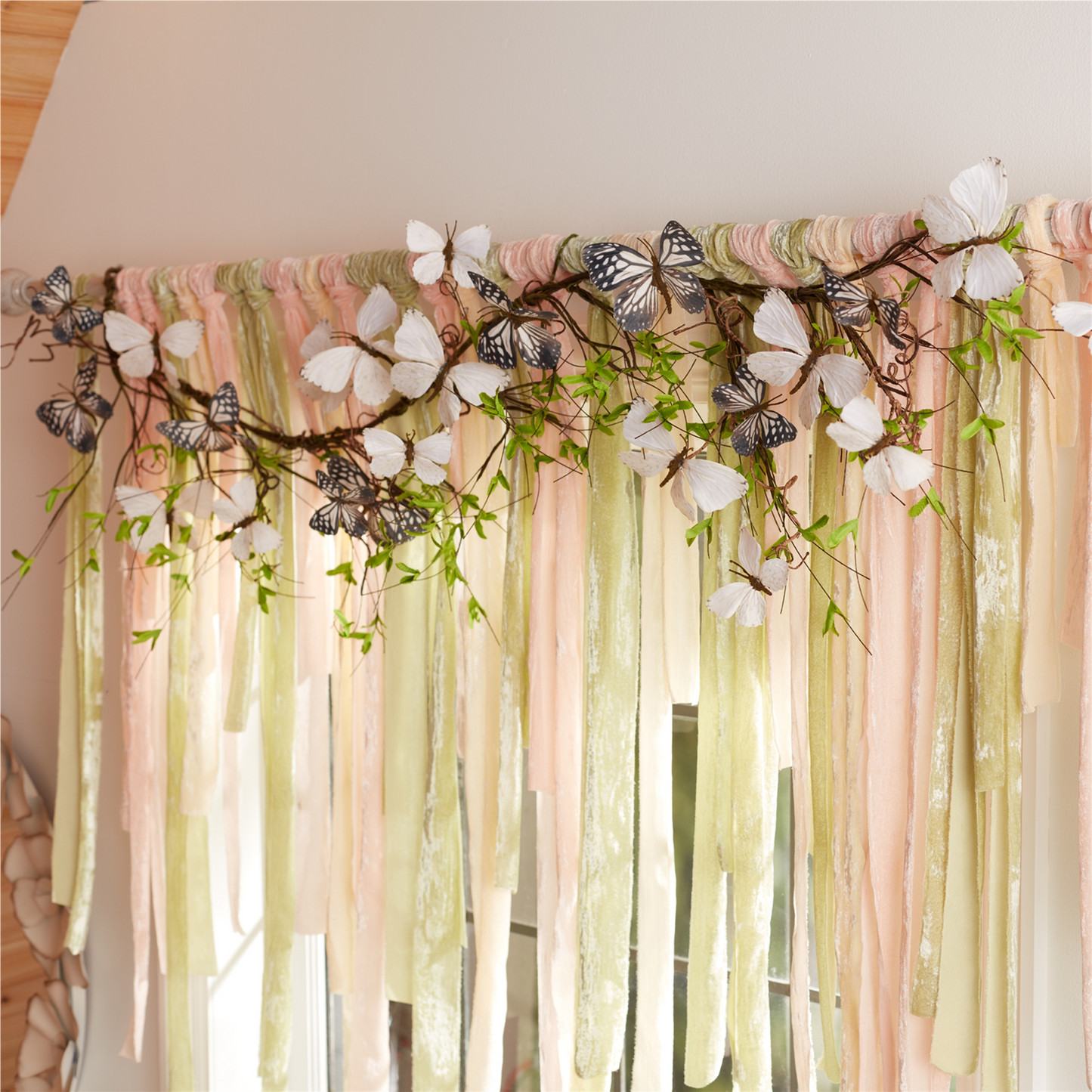 Mini Leaf Twig Garland (Set of 2)