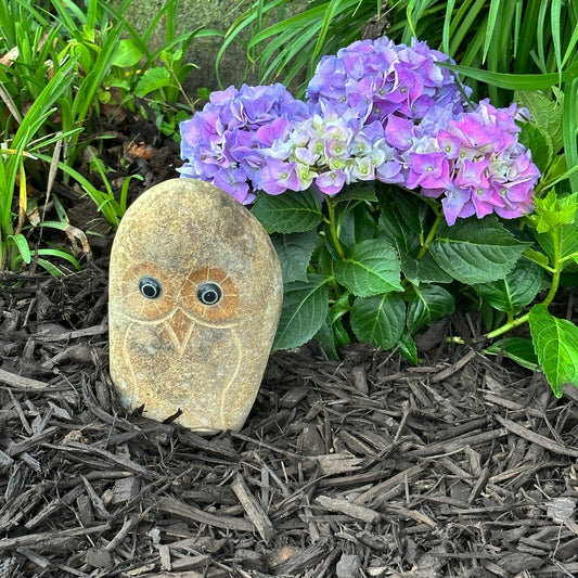 8" Boulder Owl